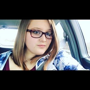 Meet your Posher, Courtney